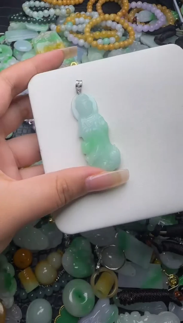 翡翠未镶嵌颈饰天然缅甸翡翠吊坠