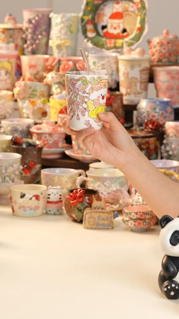 摆件陶景德镇釉下彩手绘设计师款陶瓷