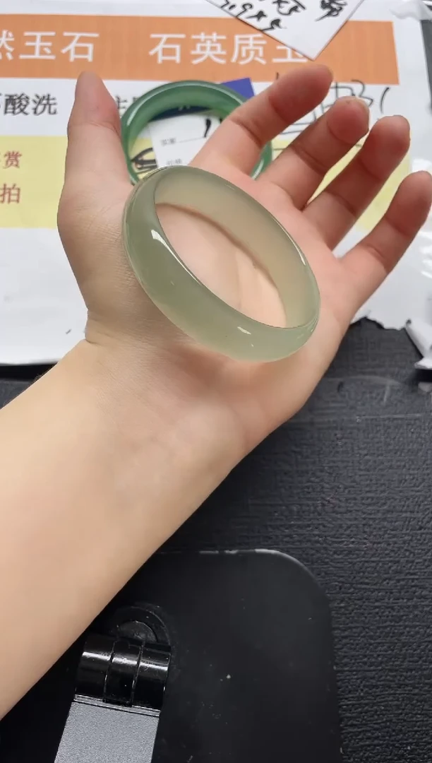 未镶嵌手镯石英质玉109-55