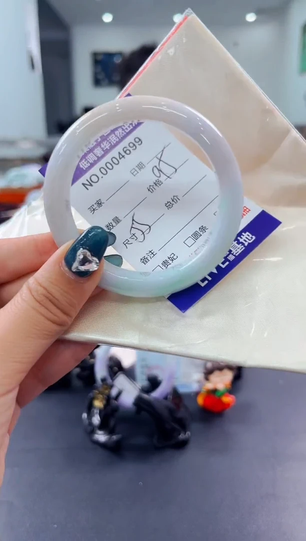 翡翠手镯未镶嵌天然缅甸A货翡翠