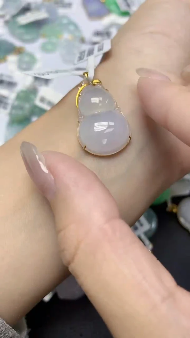 翡翠18K金镶嵌颈饰天然缅甸翡翠A货