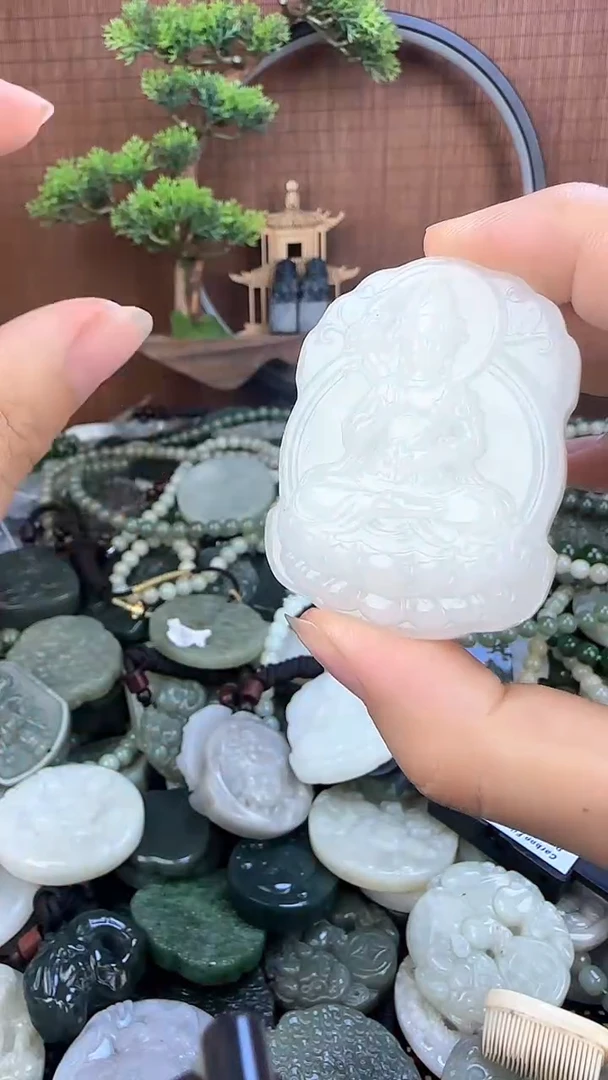 和田玉未镶嵌颈饰1