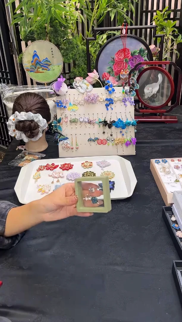 织绣沐**槿非遗手工苏绣饰品