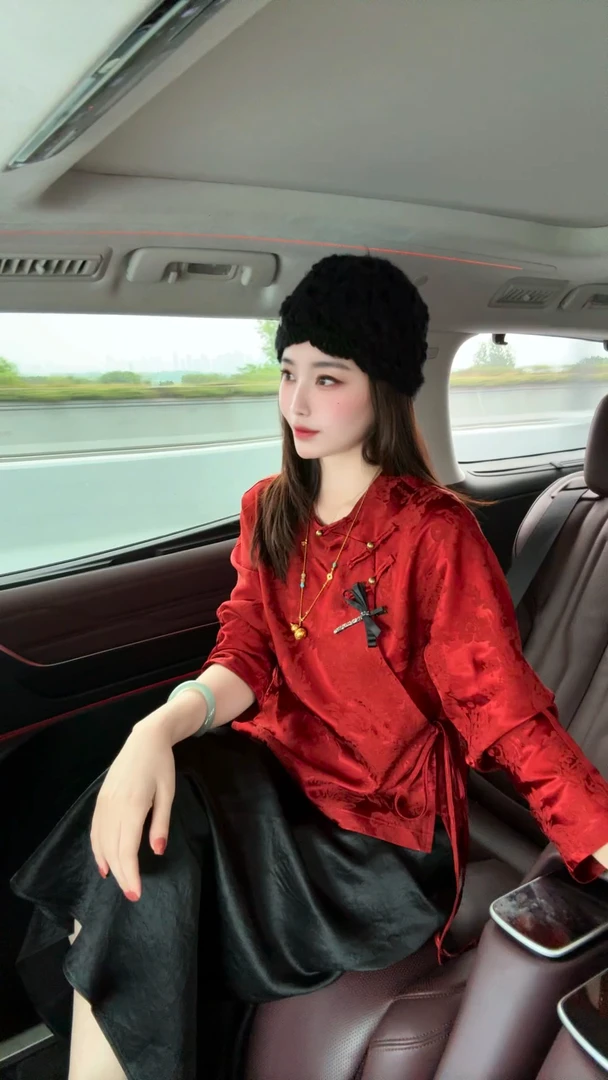 2025年秋季新款新中式国风小众轻奢上衣复古红色圆领斜襟盘扣衬衫
