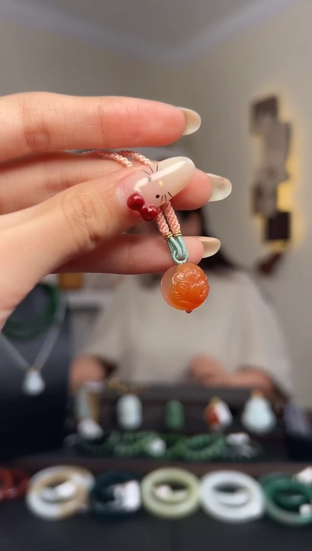 颈饰未镶嵌南红玛瑙牡丹 14mm