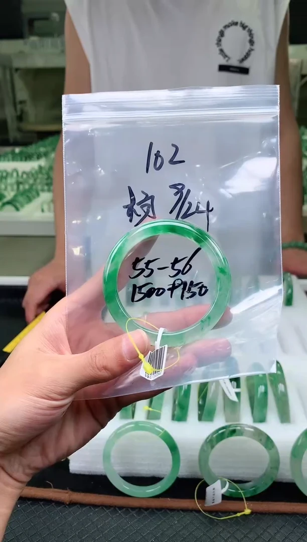 未镶嵌非洲翠手镯石英质玉非洲翠手镯55-56圈口102号