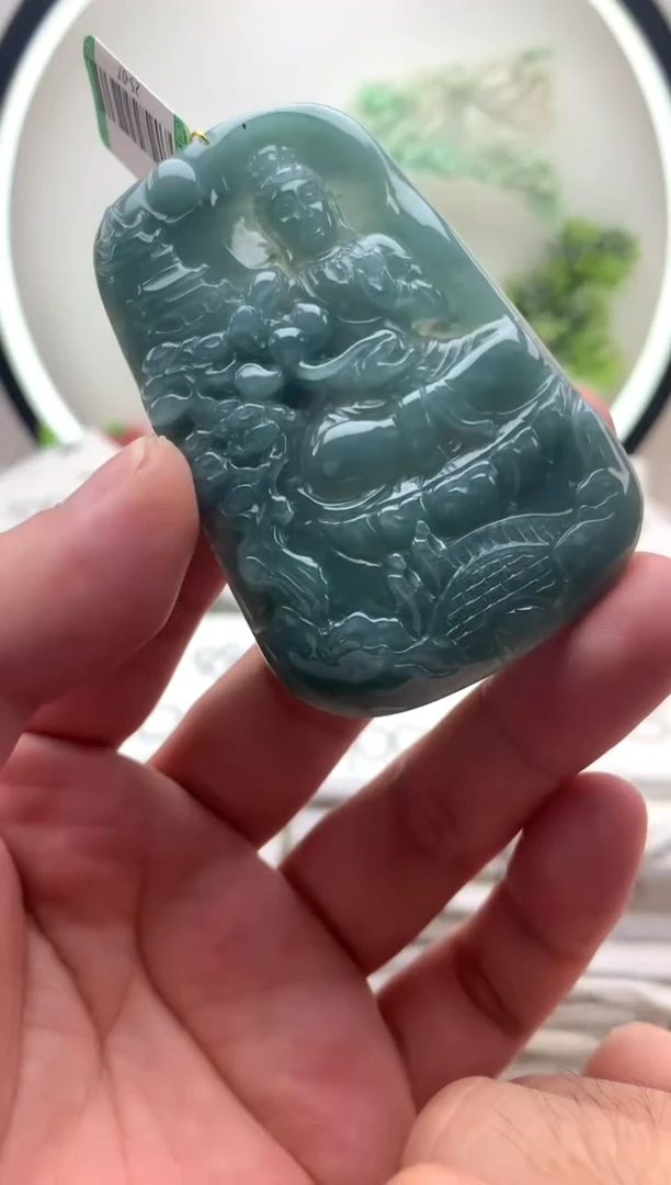 颈饰未镶嵌翡翠山水观音