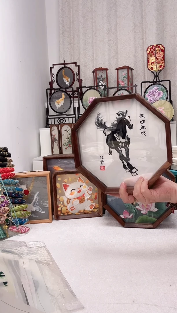 扇子苏绣作品手工摆台