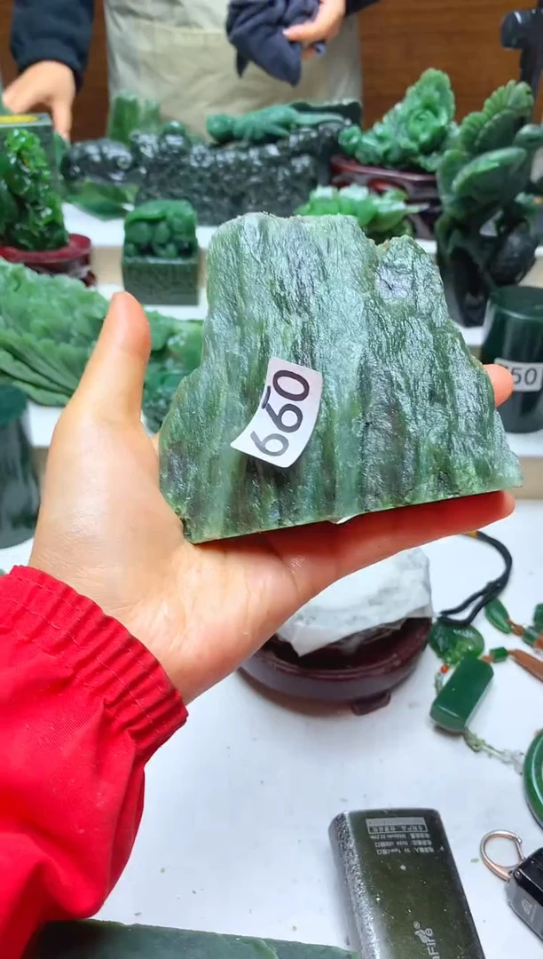 未镶嵌和田玉摆件1