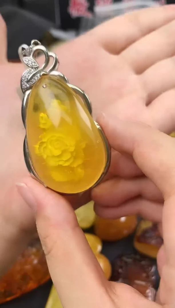 未镶嵌琥珀珠宝奇石43