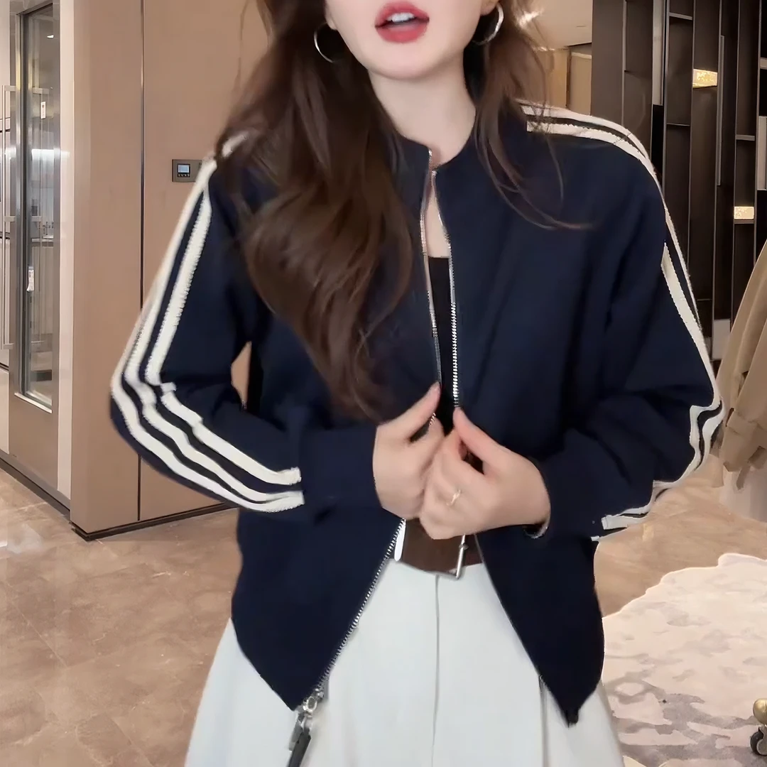 2025新款时尚高级拉链条纹外套女+复古港风气质吊带两套LK2505626