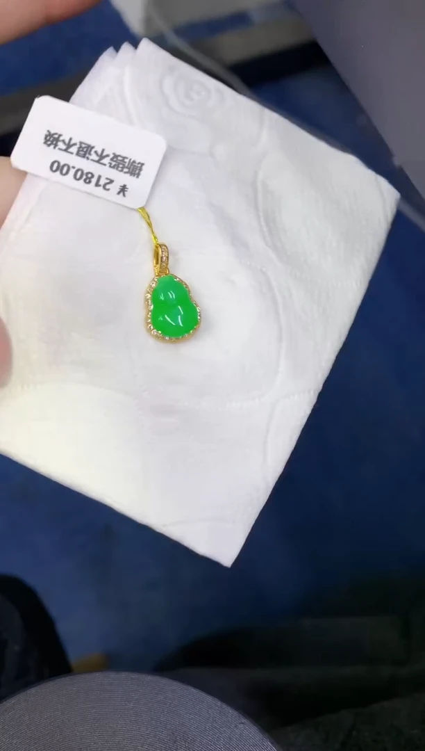 颈饰未镶嵌翡翠缅甸天然翡翠A货