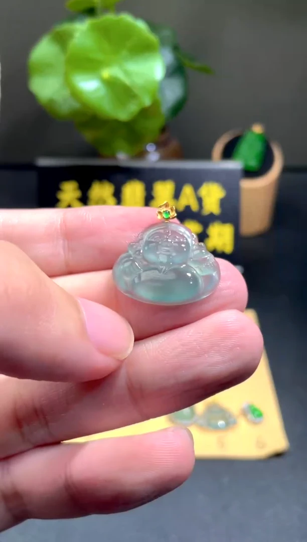 颈饰18K金镶嵌翡翠翡翠A货