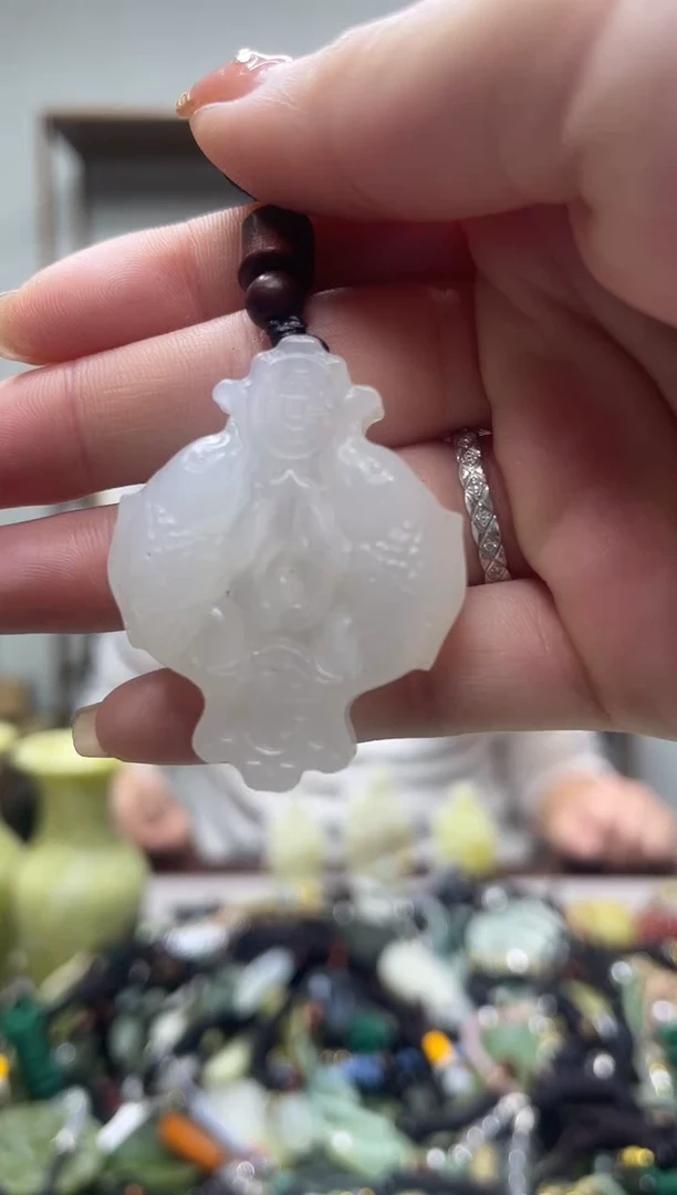 未镶嵌岫玉吊坠·