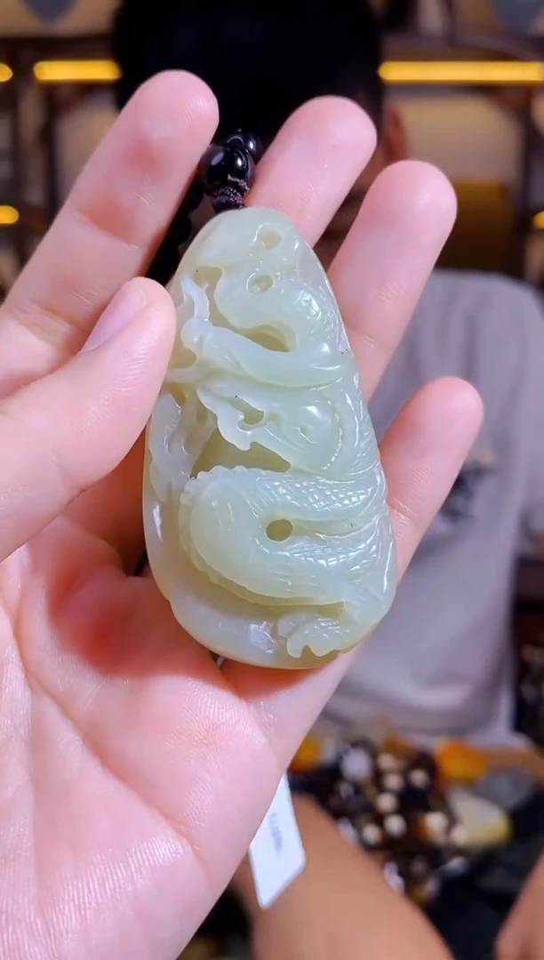 和田玉未镶嵌颈饰1