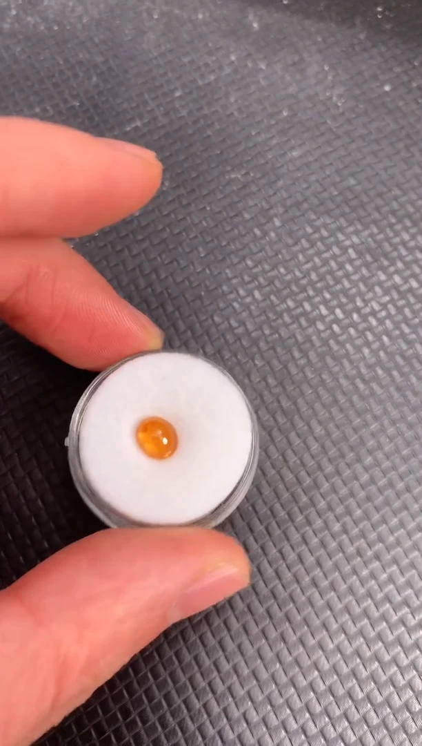 未镶嵌裸石石榴石（芬达石）天然芬达石