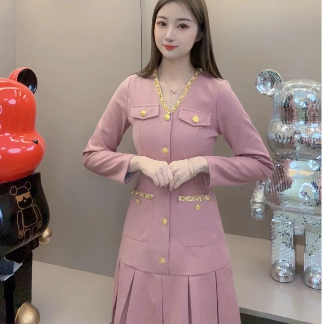 2025早春新款小香风重工链条拼接百褶显瘦气质连衣裙