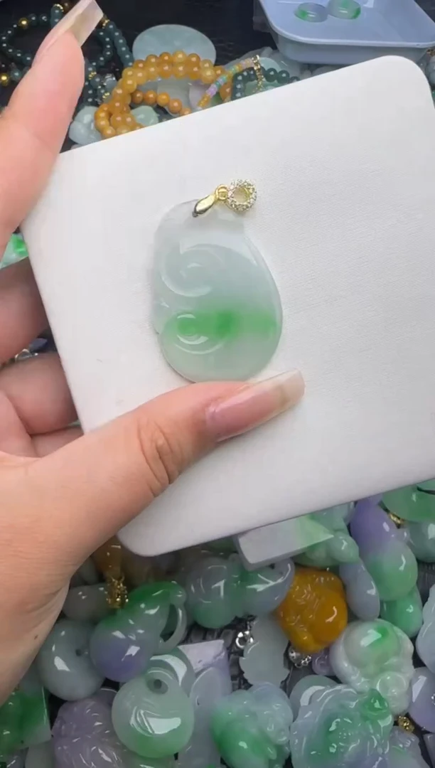 翡翠未镶嵌颈饰天然缅甸翡翠吊坠