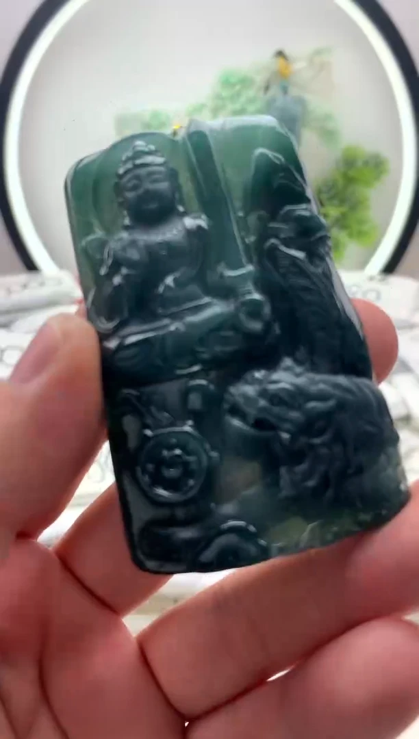 翡翠未镶嵌颈饰文殊