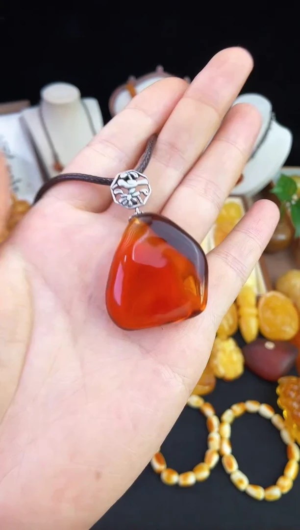 未镶嵌琥珀珠宝奇石柒月