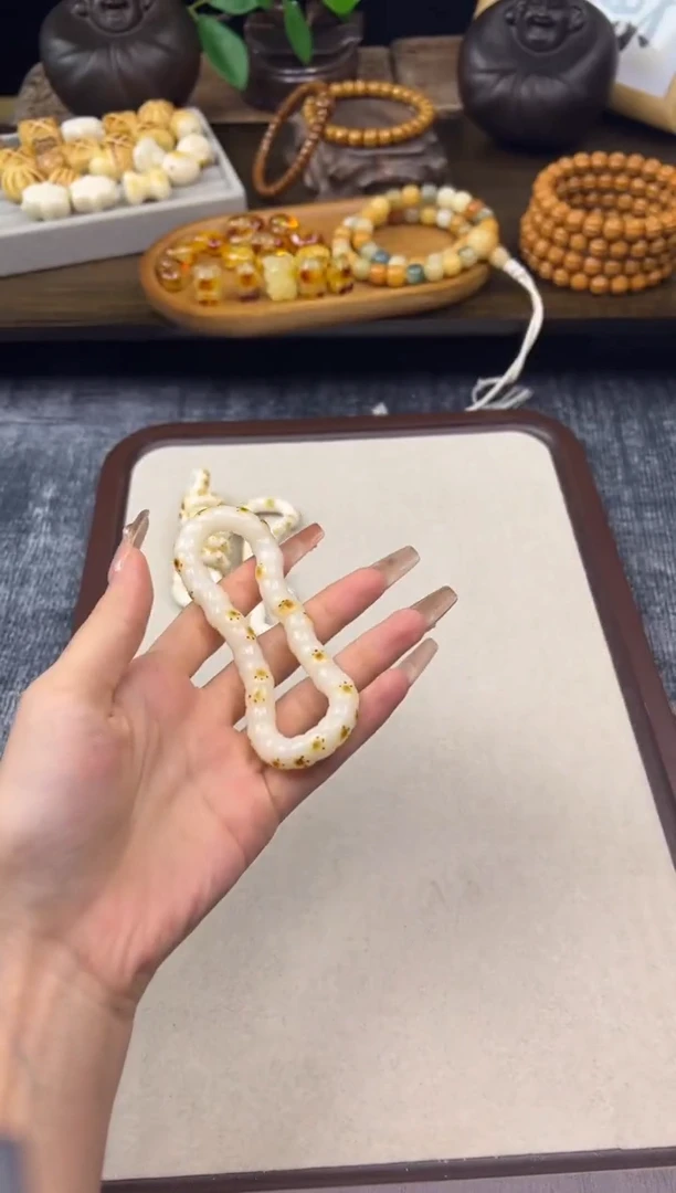 菩提根/象牙果吊坠卡9白色猪大肠珠手串