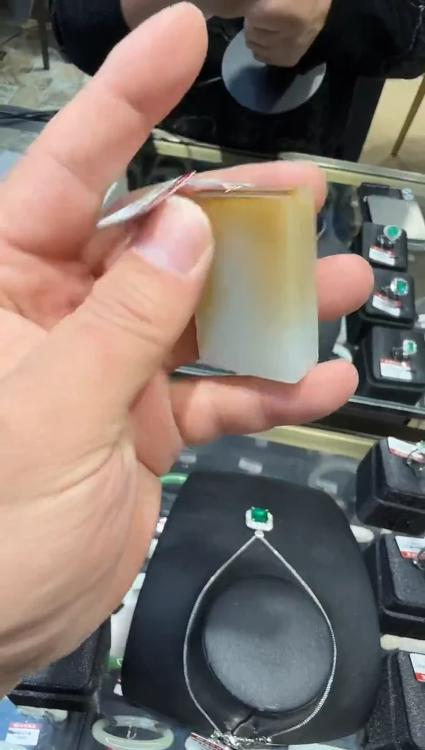 颈饰未镶嵌和田玉多样性发一