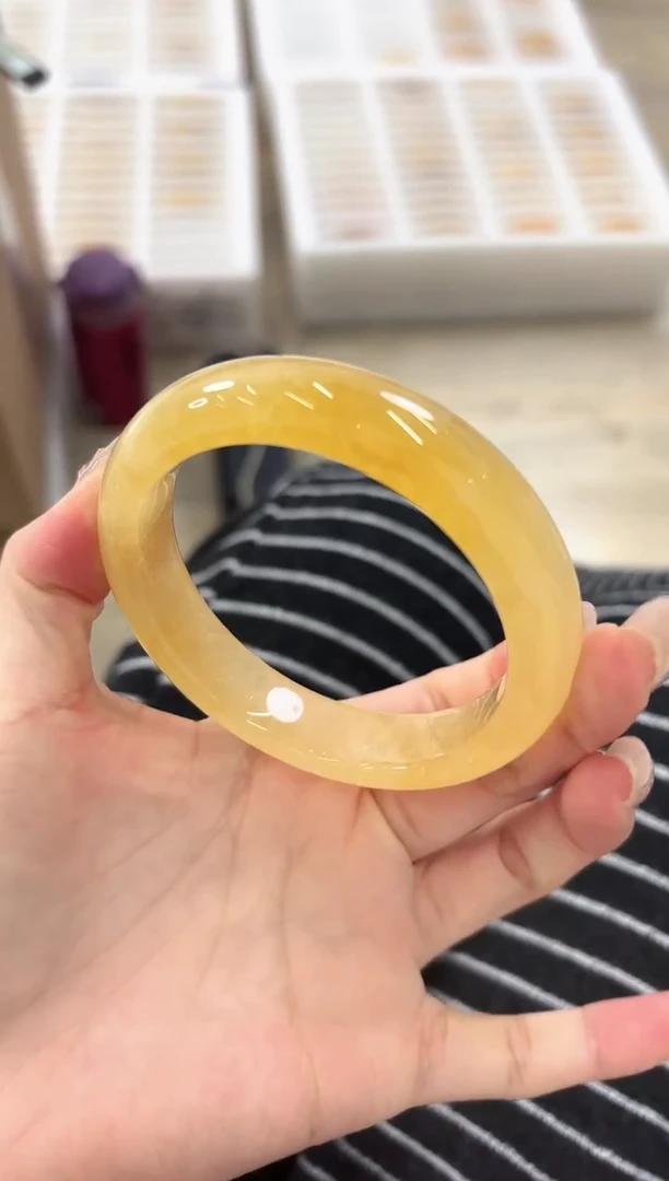 未镶嵌手镯石英质玉147-58HU