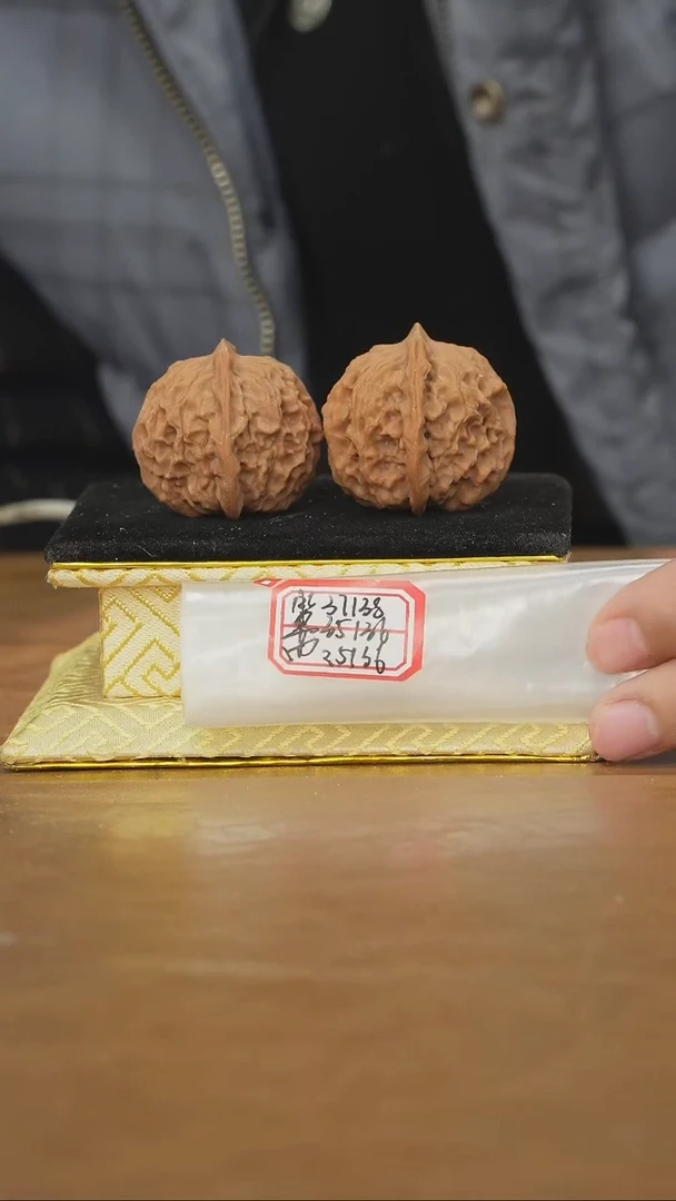 把件文玩核桃非嫁接元宝