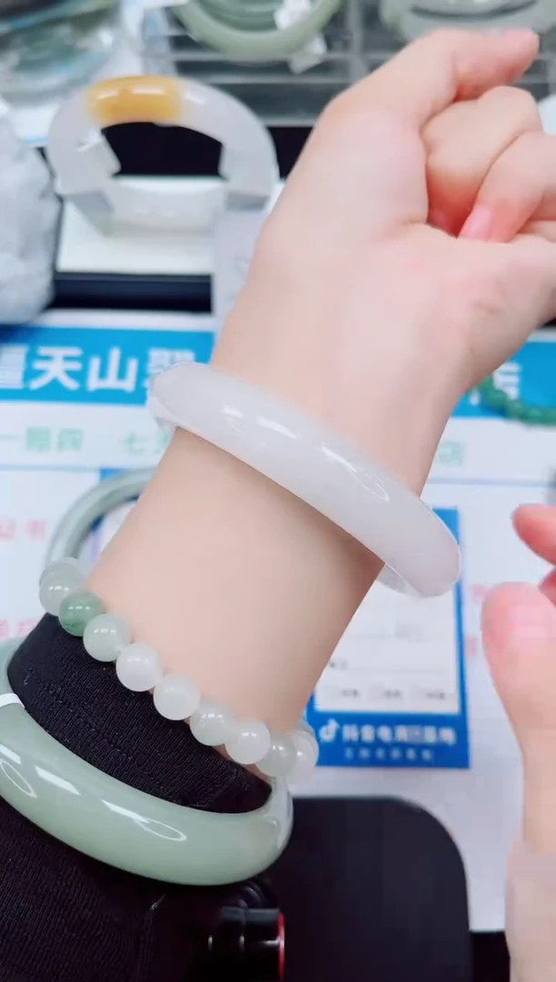 未镶嵌手镯石英岩玉76-61/62