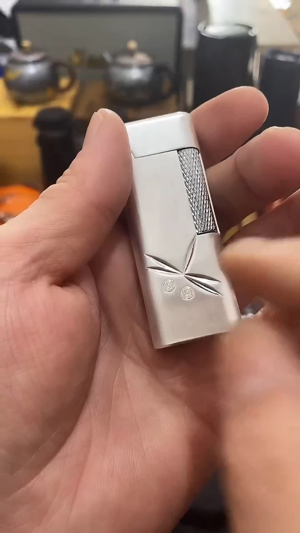 瓷片闪购商品  如图所示