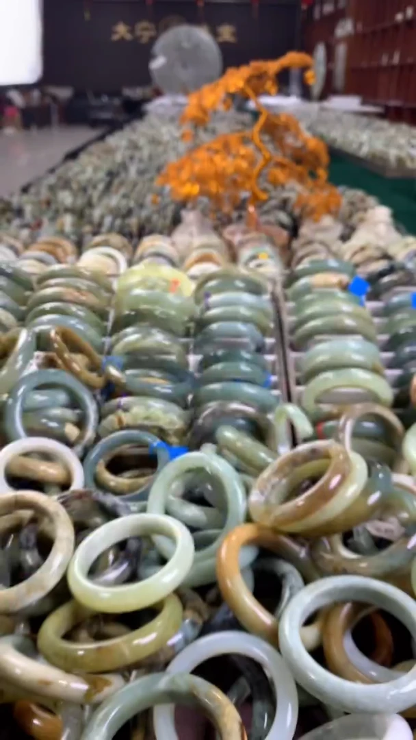 未镶嵌蛇纹石玉手镯2881