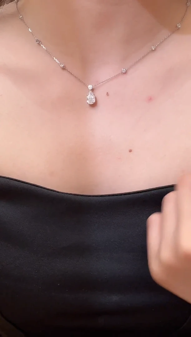 实验室培育钻石18K金镶嵌颈饰水滴泡泡2克拉 项链