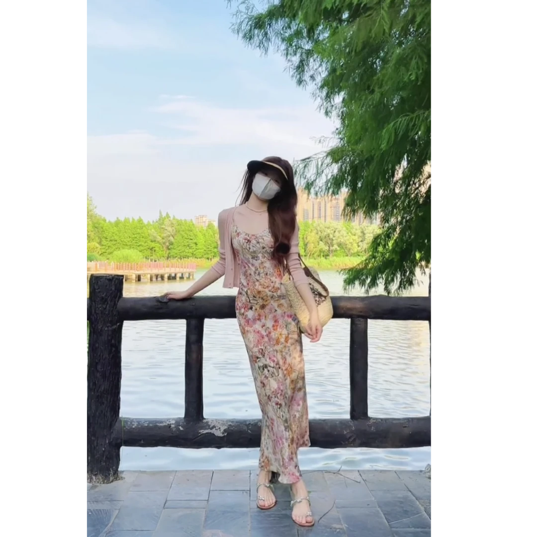 2025春季新款法式御姐度假风开衫外套内搭碎花吊带连衣长裙套装女