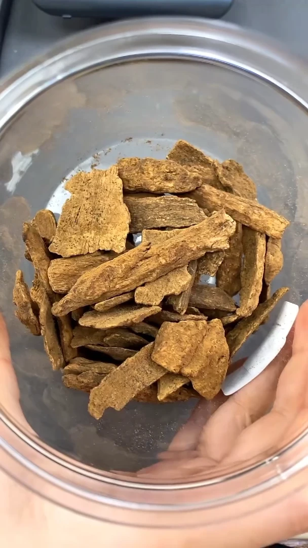 沉香碎屑沉香达拉干红土沉料5克