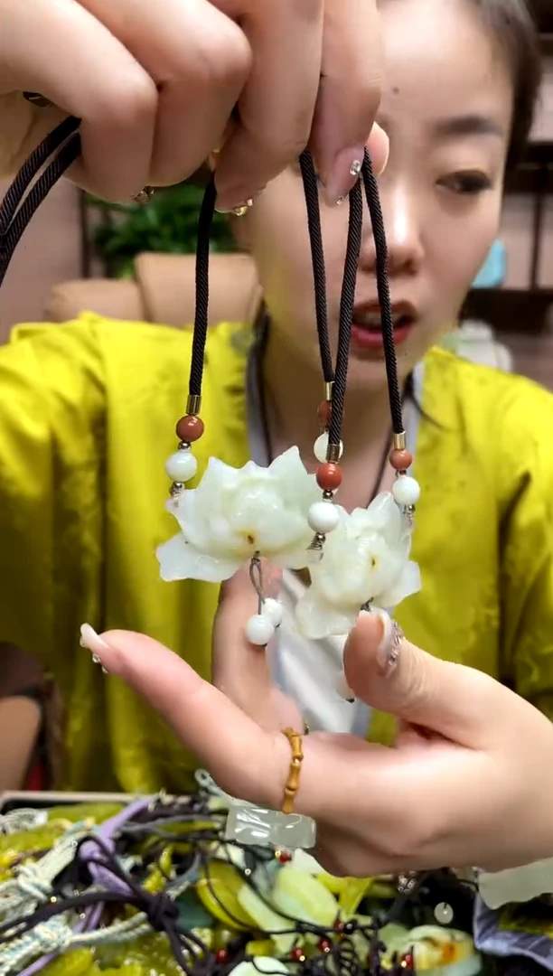 【闪购商品】岫玉吊坠未镶嵌多样性发货其中一件