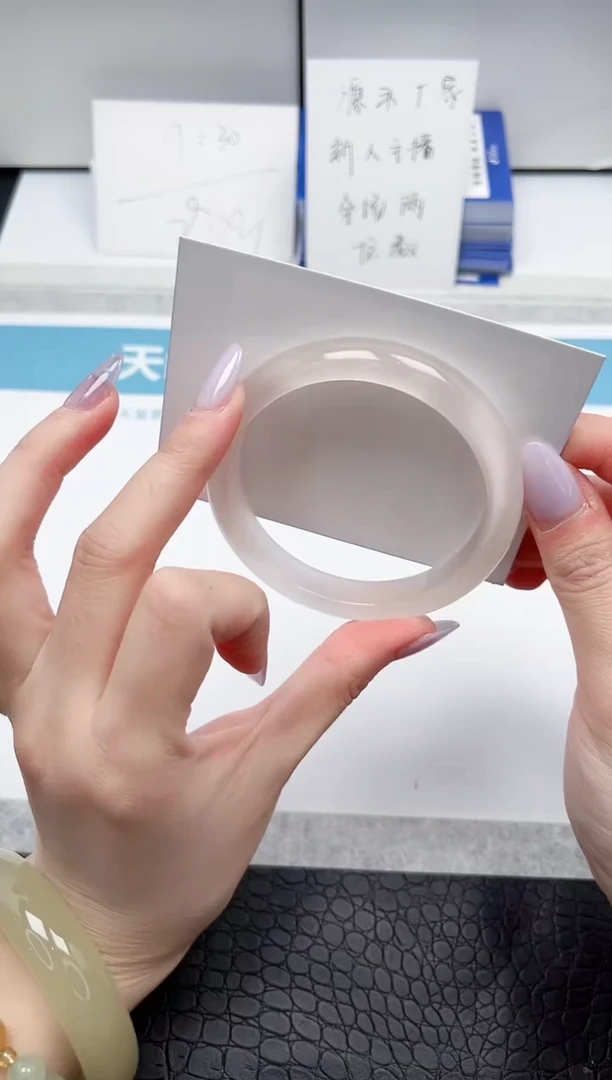 【闪购商品】石英质玉手镯未镶嵌A11-58