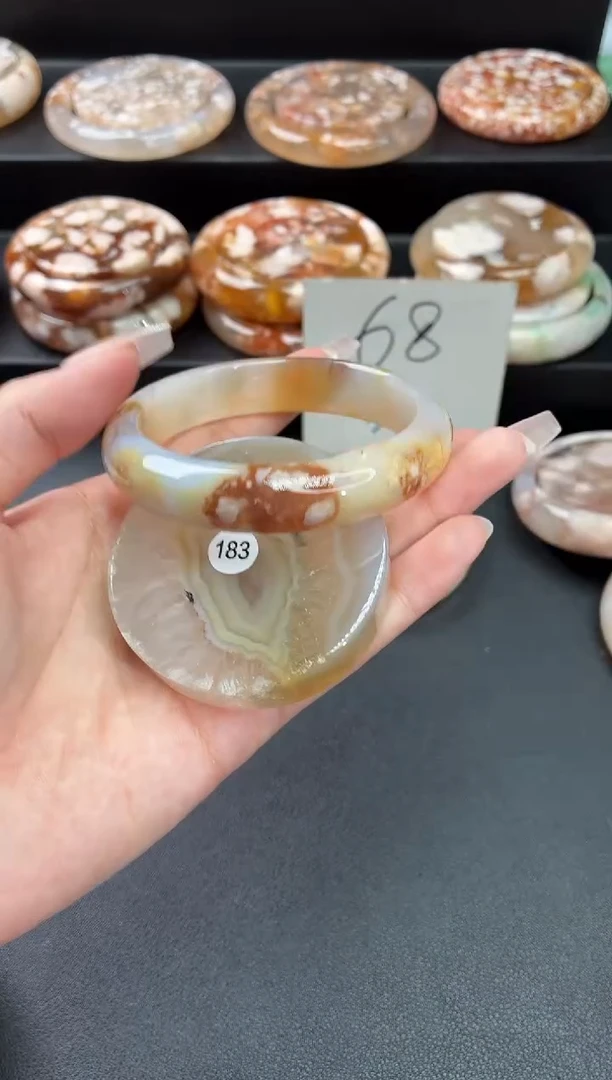 手镯玛瑙/玉髓未镶嵌石英质玉59圈(赠送镯心)圈口建议拍大