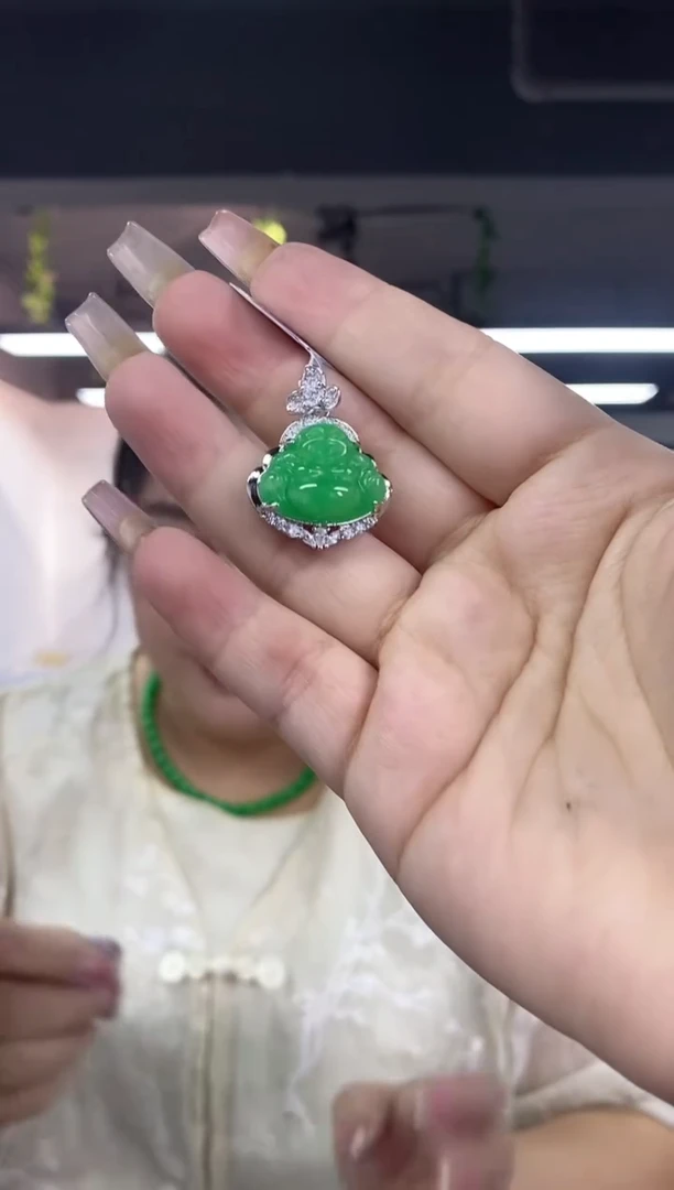 翡翠未镶嵌颈饰多样性发其一颜色微差