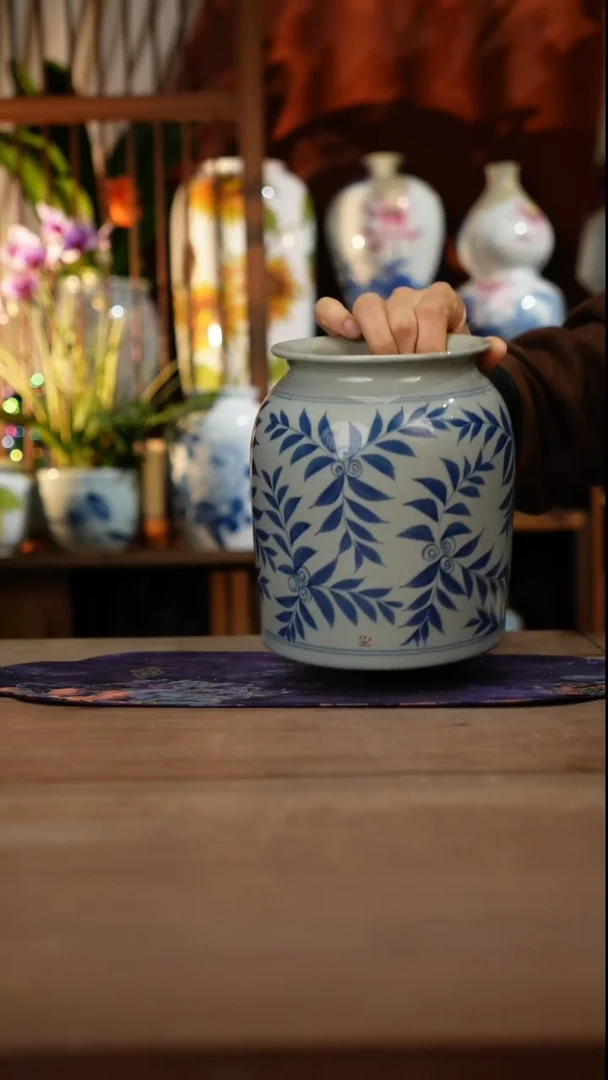 当代景德镇设计师釉下手绘陶瓷花瓶