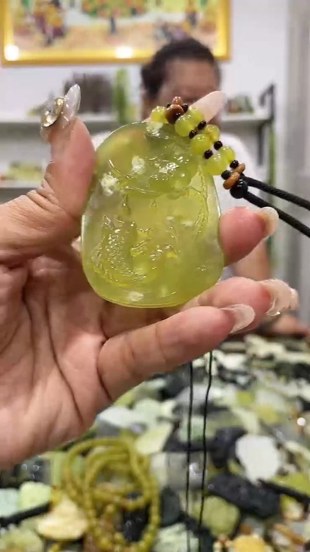 岫玉未镶嵌手把件