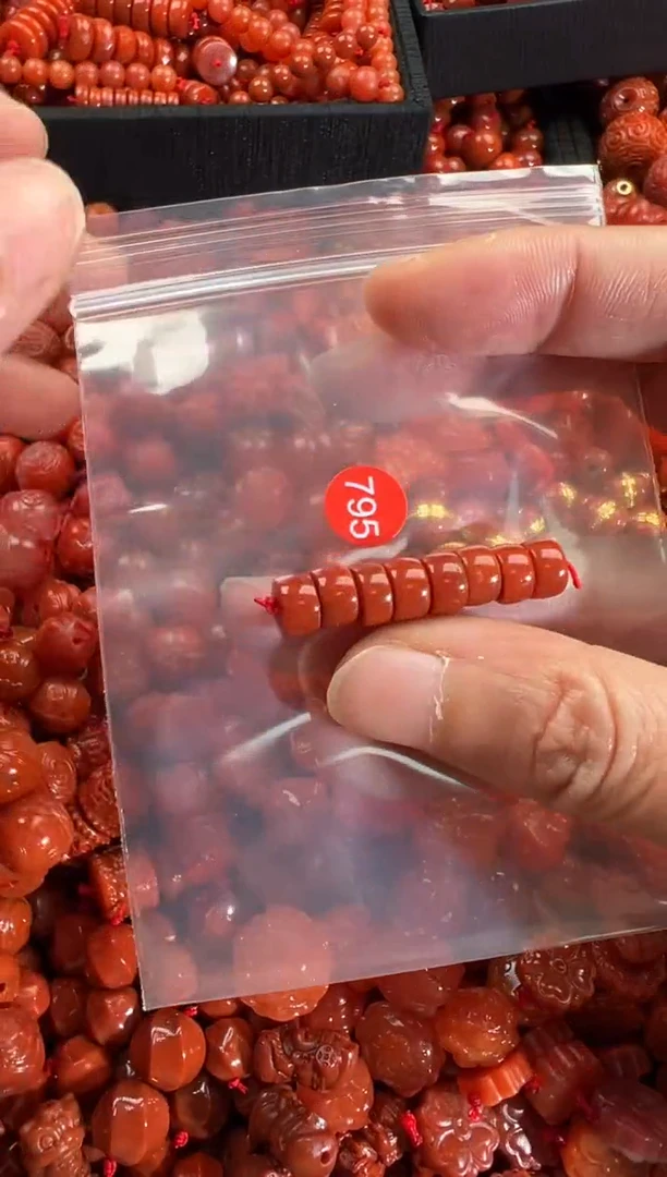 【闪购商品】南红玛瑙颈饰未镶嵌1