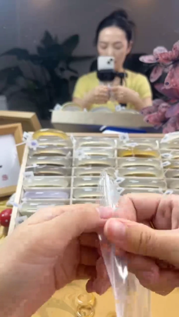 玛瑙/玉髓手镯未镶嵌382