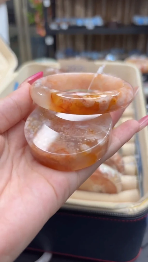 未镶嵌手镯石英质玉11(56圈赠送镯心)