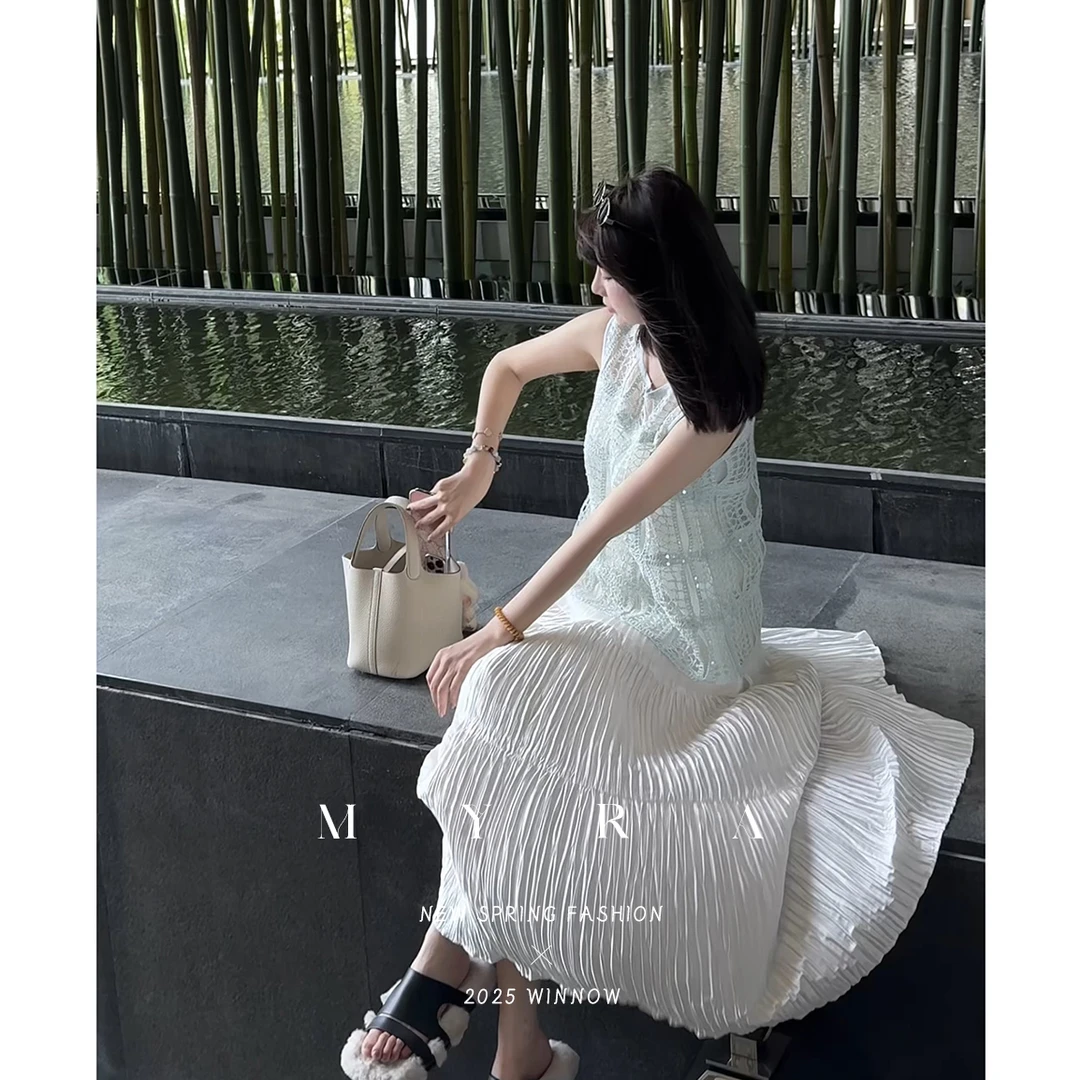 MYRA“晴空”桑蚕丝度假系列 镂空亮片无袖马甲上衣XM02560