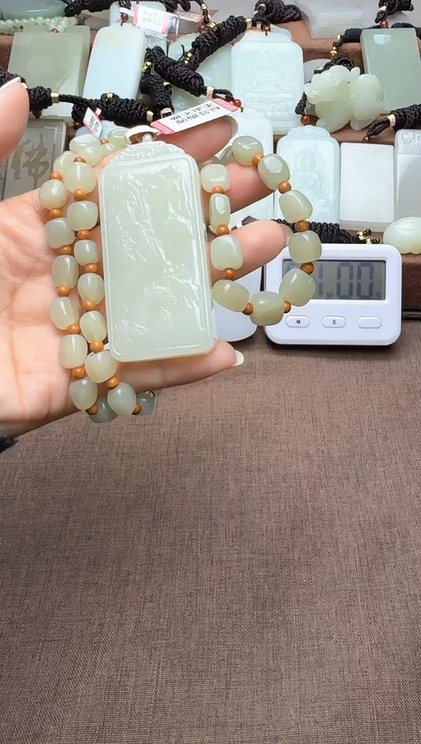 颈饰未镶嵌和田玉1