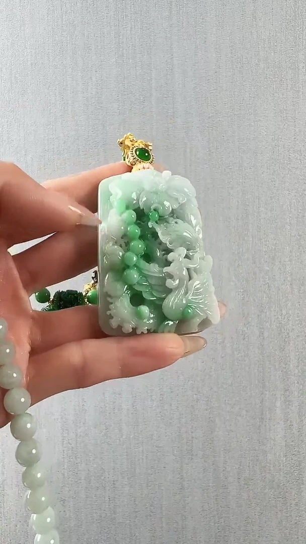 颈饰未镶嵌翡翠凤穿牡丹