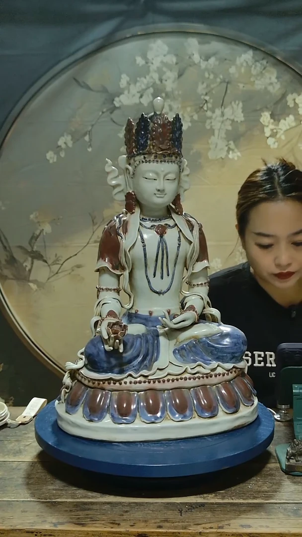 观音湖田窑观音造像，高54公分