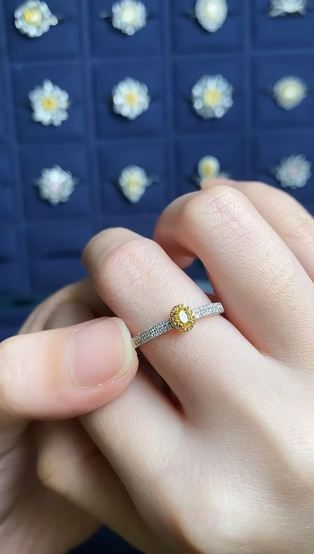 18K金镶嵌戒指钻石2