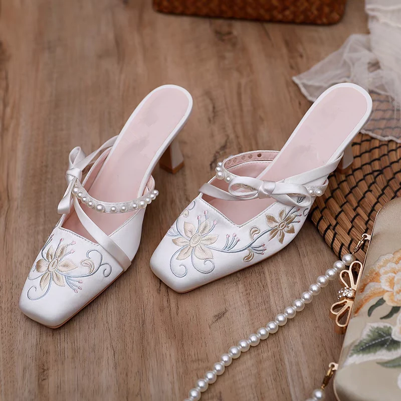 新中式配旗袍刺绣凉拖鞋女夏细跟方头仙女中国风复古包头拖鞋外穿