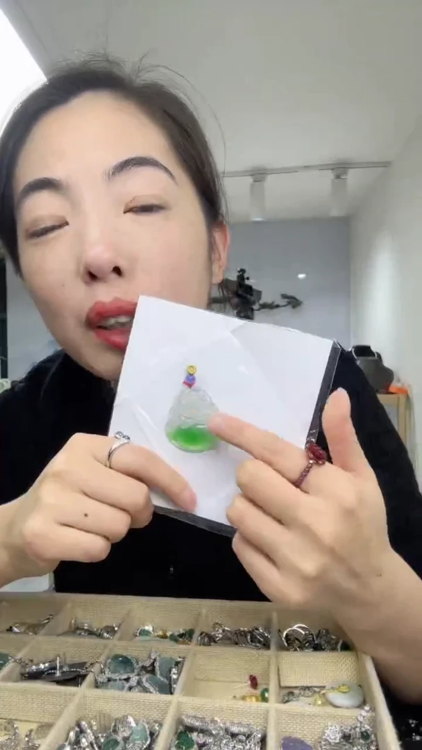 【闪购商品】石英质玉颈饰未镶嵌佛公